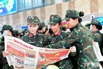 参加阅兵游行任务的各方队离开河内 返回单位